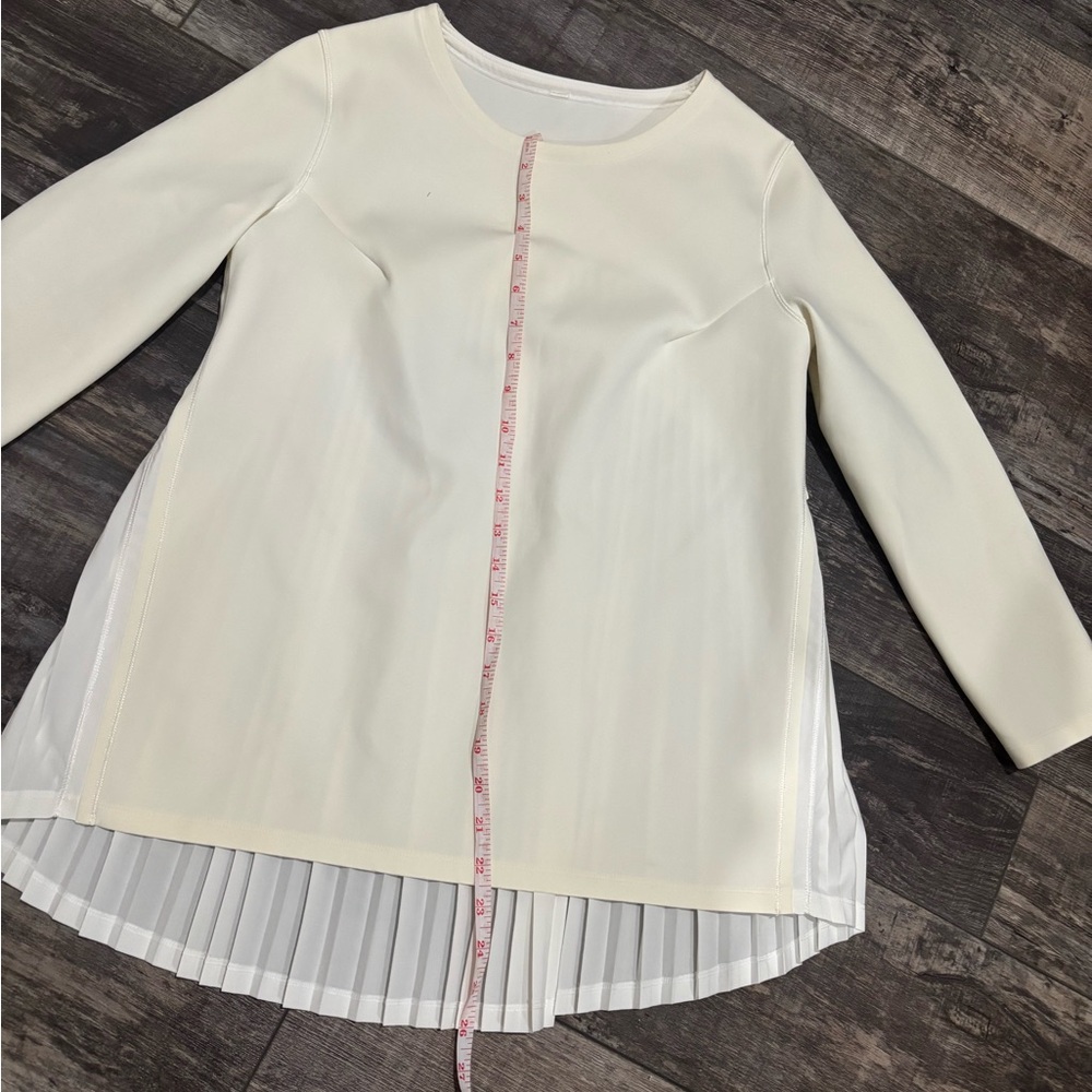 Lululemon Athletica White Pleated Back Blouse - Picture 5 of 12